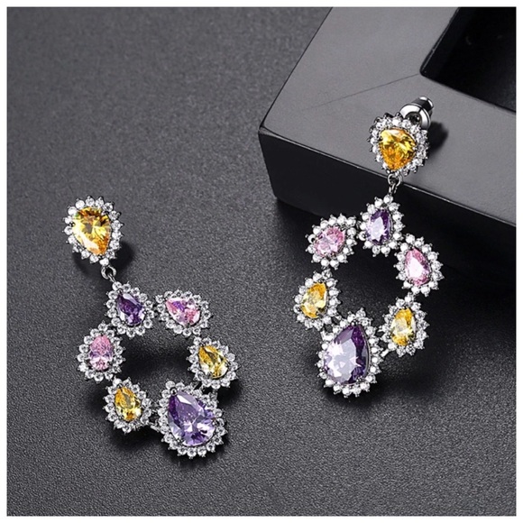 Swarovski Crystals The Carys  Earrings - Picture 3 of 5